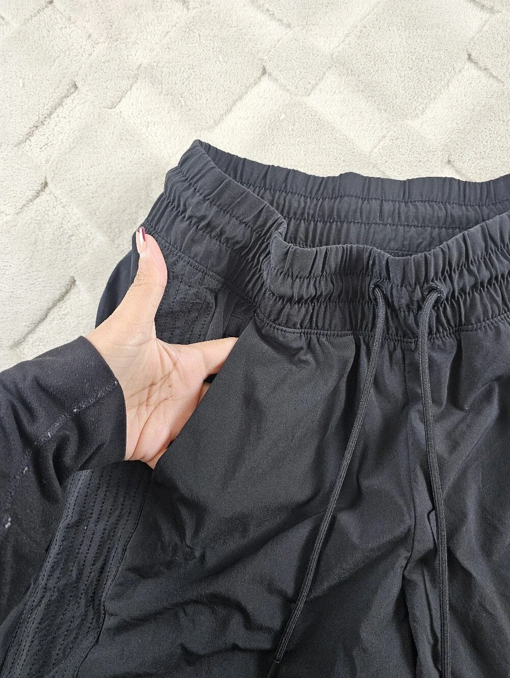 Athleta Avenue Wide Leg Crop Pant Womens 6 in Black Stretchy